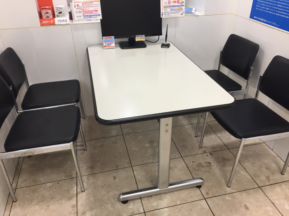 商談テーブルを新調しました