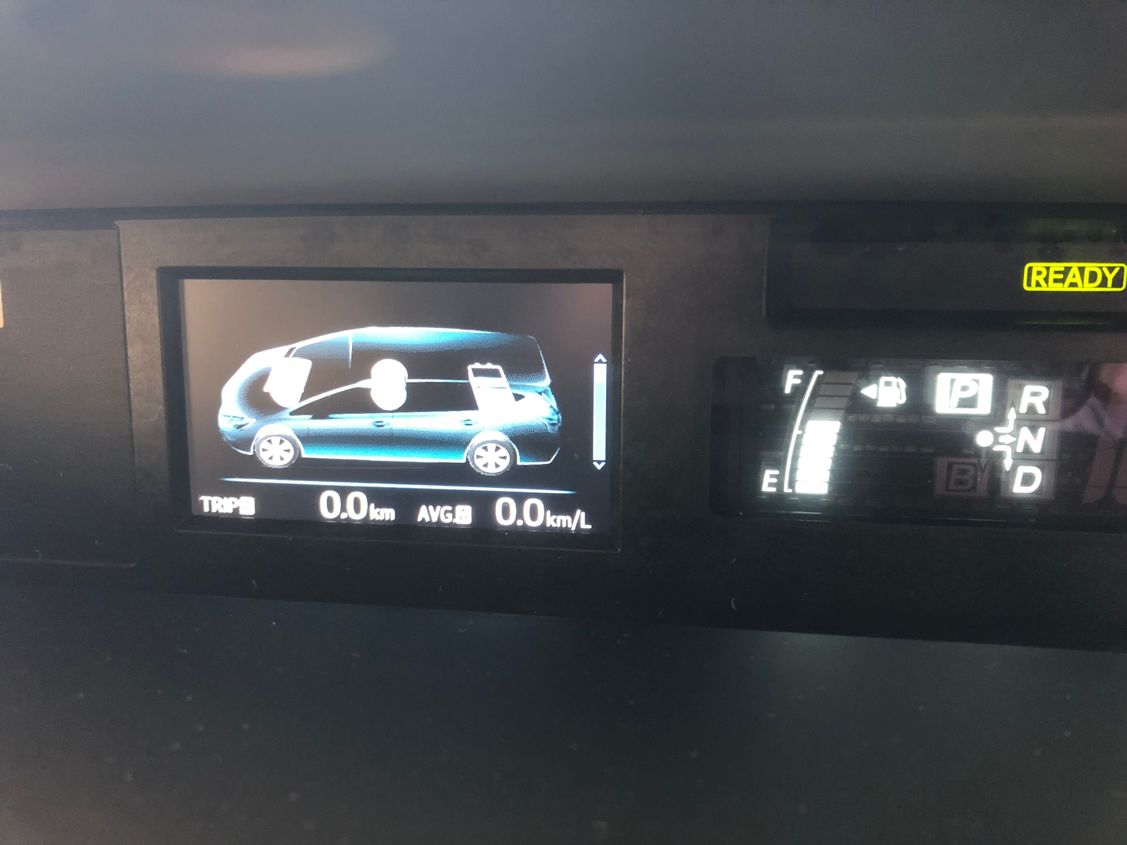 実燃費チェック 第5弾 プリウスアルファgrスポーツ 編