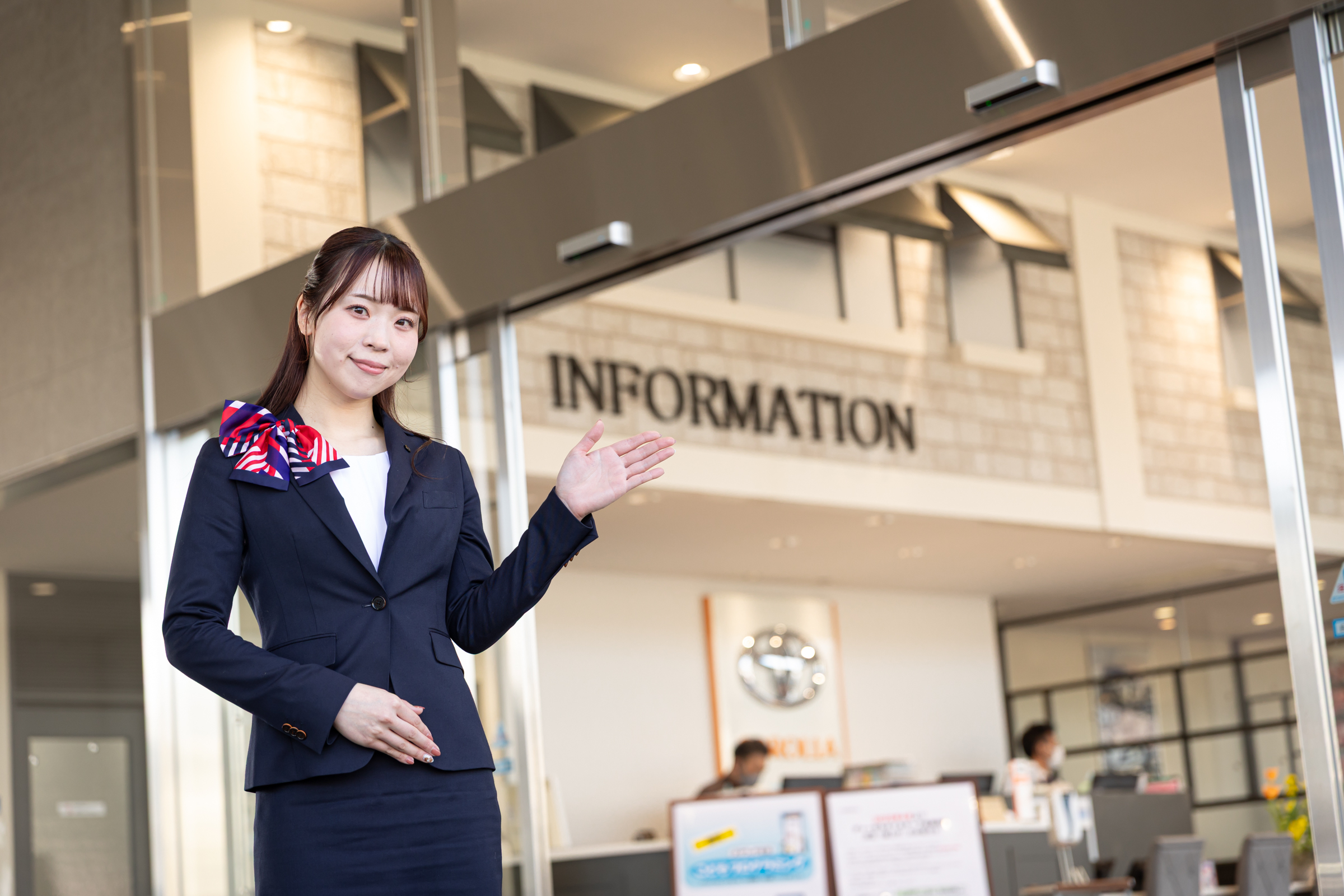 16三田店働くスタッフ風景写真