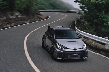 RZ“High performance” + Aero performance package［GR-DAT（8AT・4WD）］