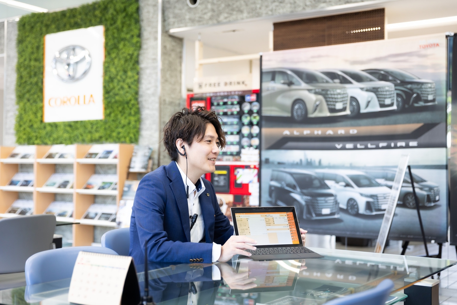 15_鈴蘭台店スタッフ働く風景写真 (11)