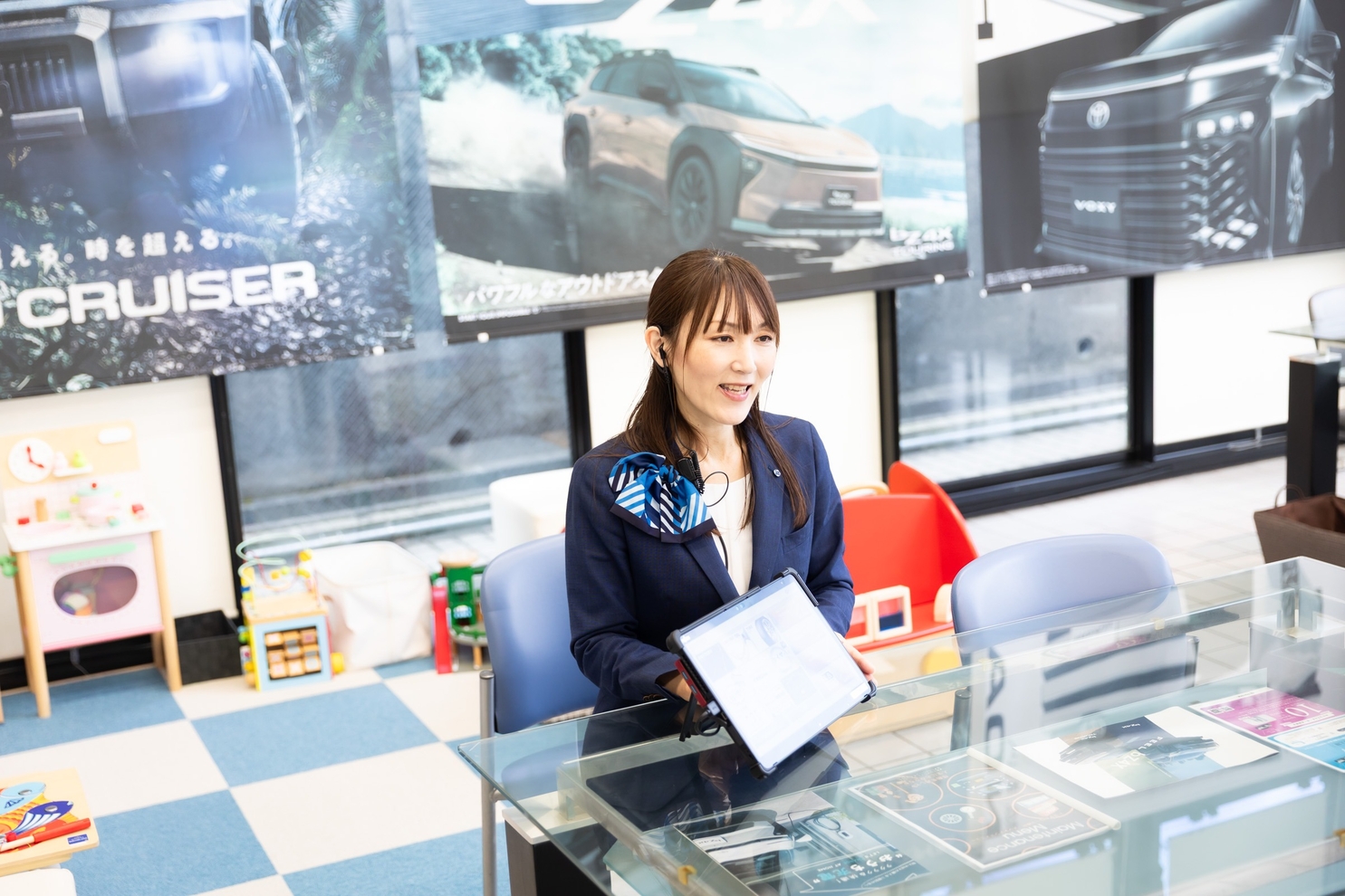 15_鈴蘭台店スタッフ働く風景写真 (10)