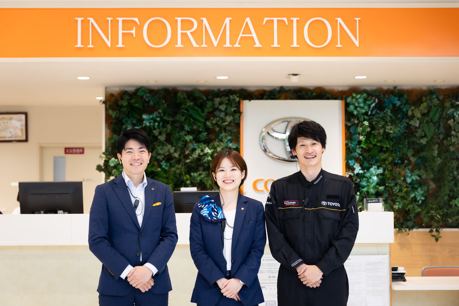 11_神戸北センター店3人ショット
